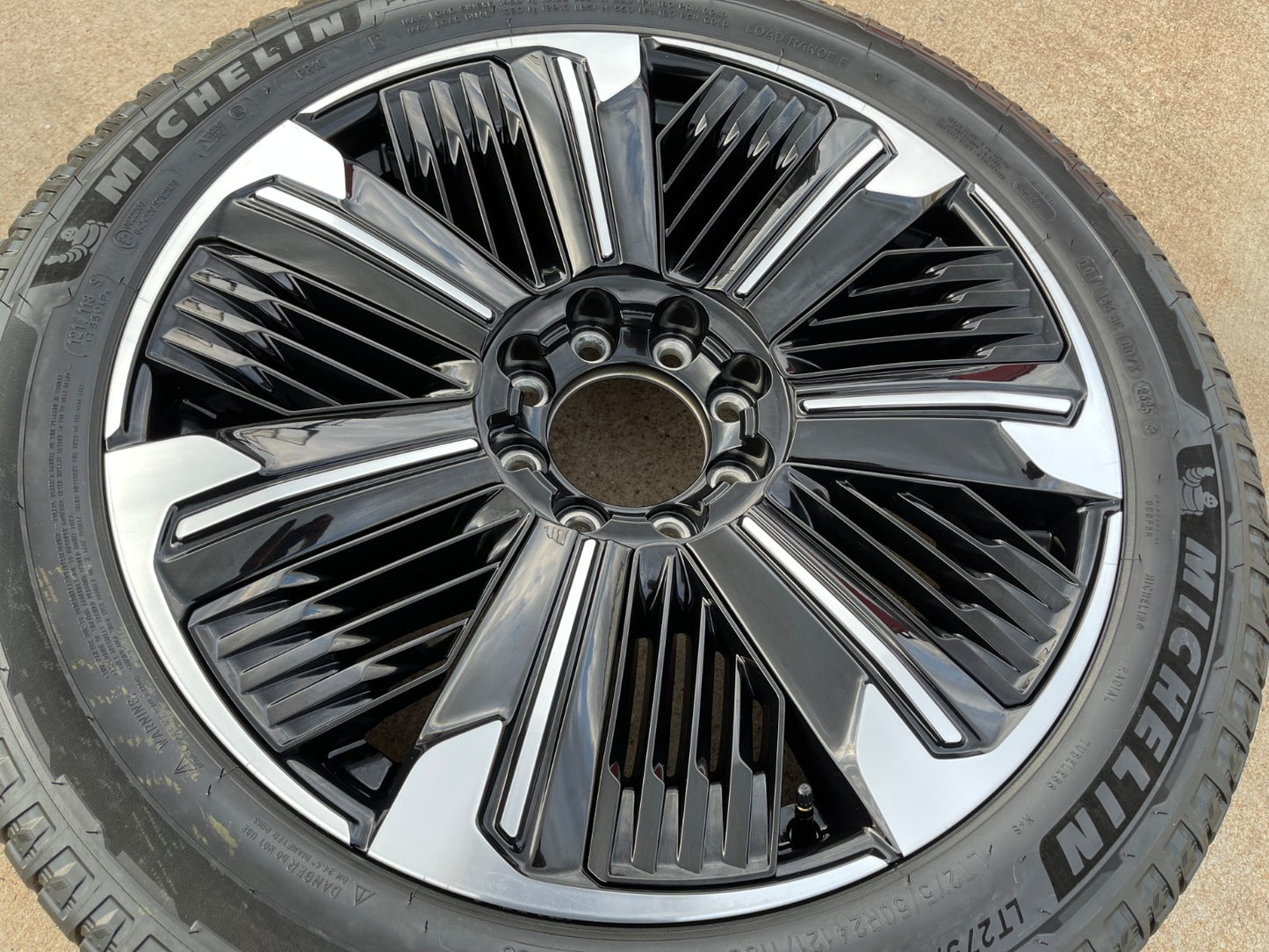 24" Cadillac Escalade IQ EV OEM 8x165 wheel rim Hummer 2500 2025 MICHELIN NEW