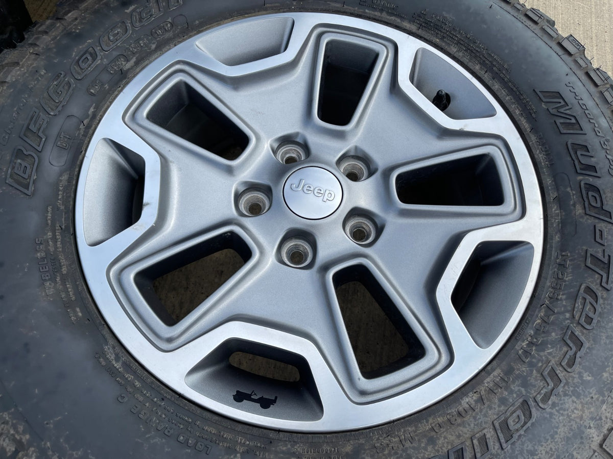 17" Jeep Wrangler Rubicon OEM 9118 wheels rims Gladiator BFG KM M/T SET