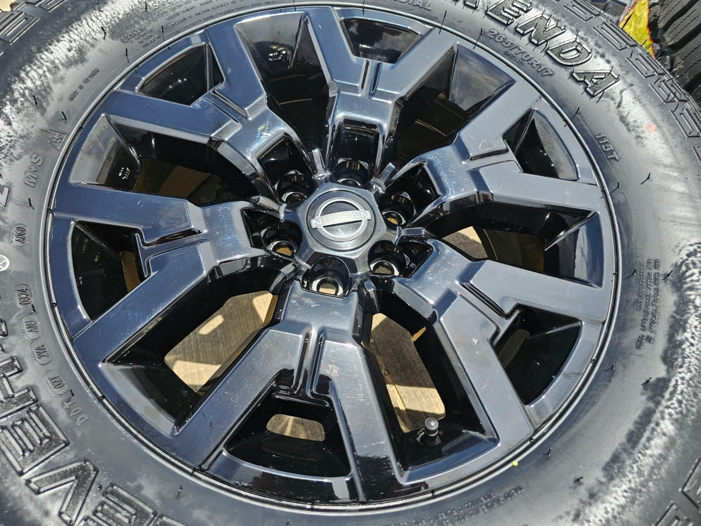 17" Nissan Frontier OEM Desert Runner 62832 wheels rims tires KENDA A/T2 NEW