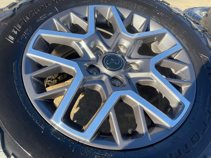 18" Jeep Wrangler Grand Cherokee Gladiator OEM 9331 wheels rims BFG KO2 A/T NEW