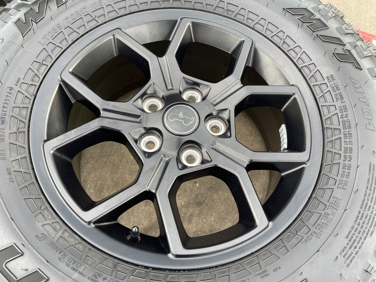 17" Jeep Gladiator RUBICON OEM wheels rims black Wrangler 9326 FALKEN MT 33" NEW