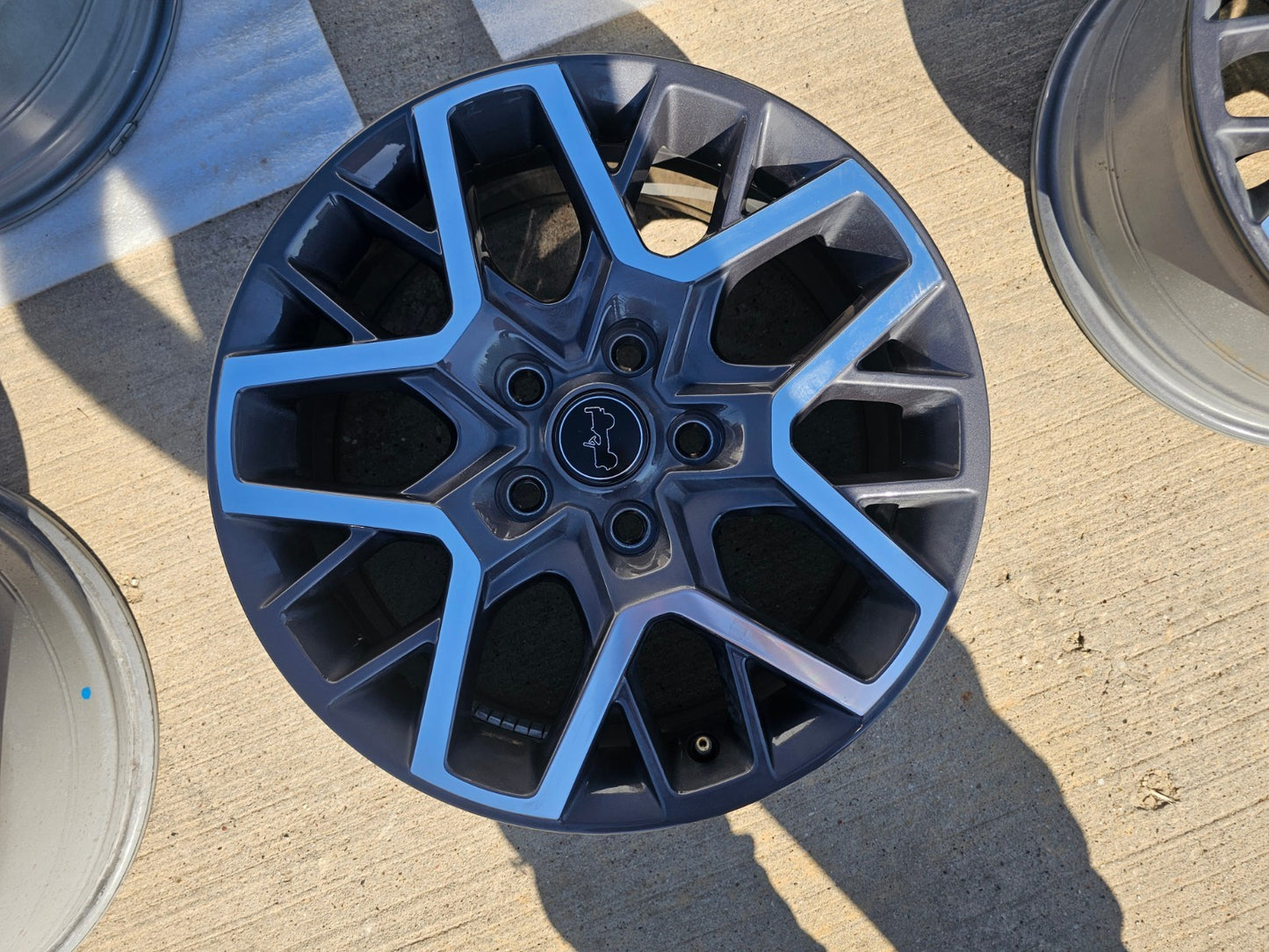 18" Jeep Wrangler Gladiator Grand Cherokee OEM 9331 wheel rim spare NEW