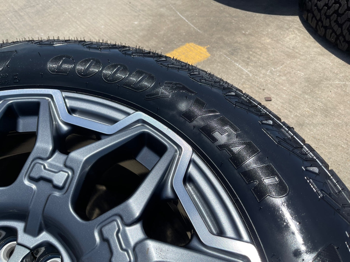 (5) 22" Hummer EV HEV 2500 OEM 8x165 14094 wheels rims 2025 2026 NEW GOODYEAR