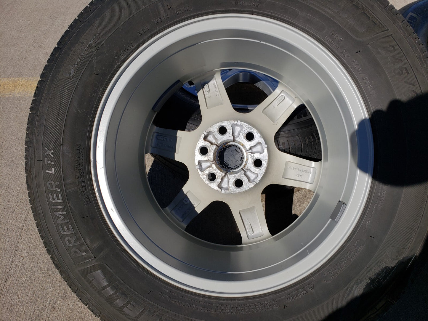 17" GMC Acadia Chevy Blazer Cadillac XT6 OEM wheels rims 5795 tires