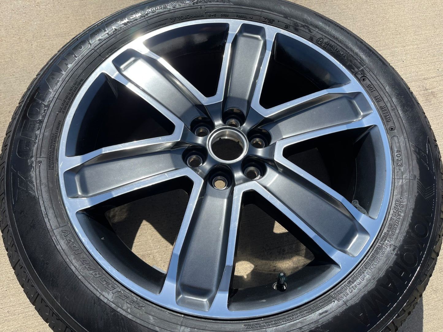 (1) 20" GMC Acadia OEM 5794 wheel rim Blazer Cadillac XT6 XT5 SRX spare