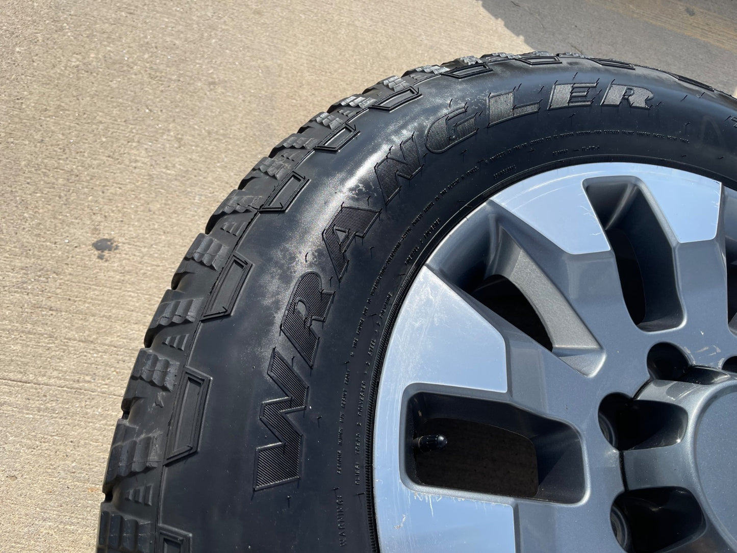 20" Chevy Silverado GMC Sierra 2500 3500 OEM 5960 5947 wheel rim tire spare
