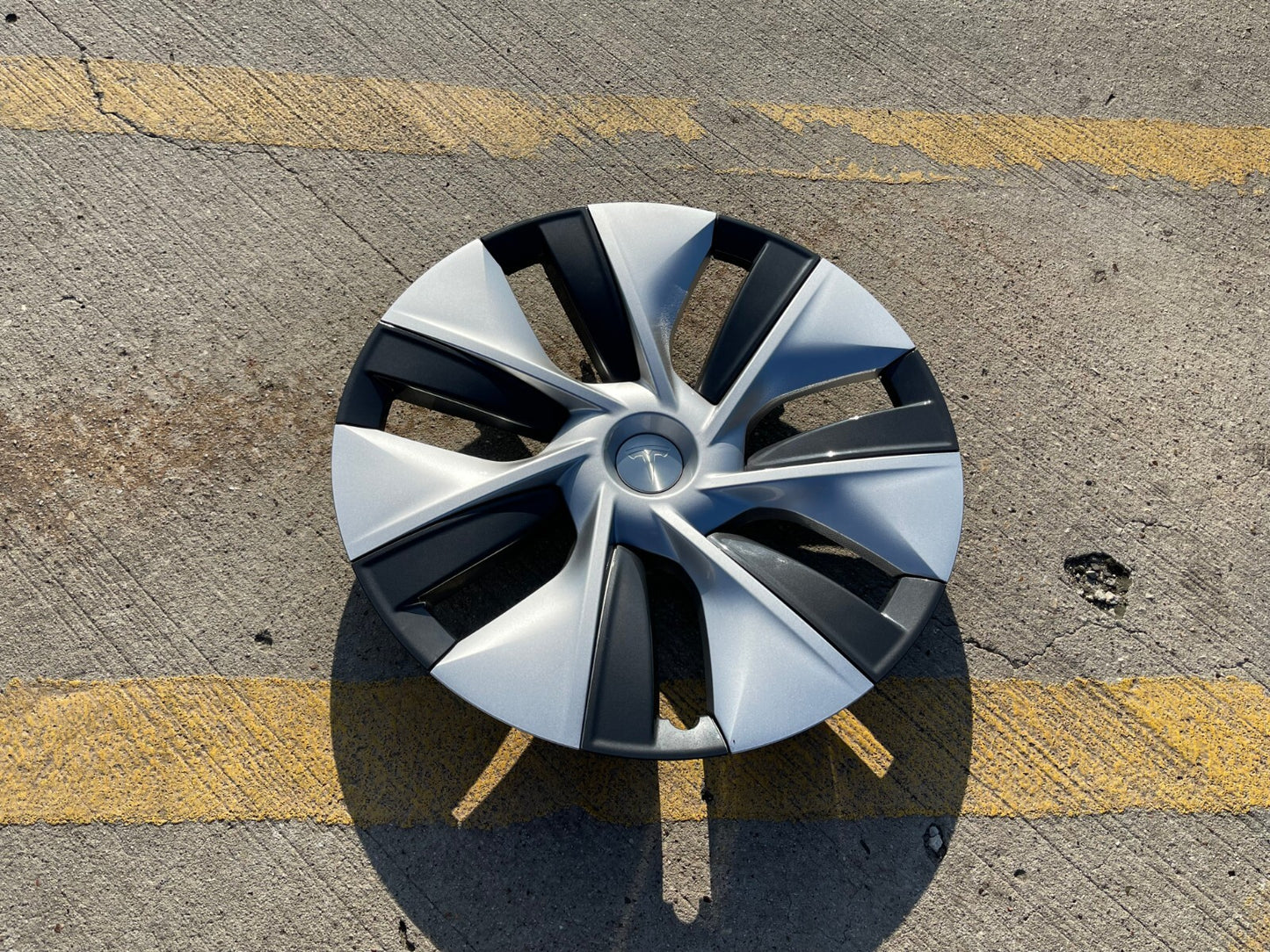 19" Tesla Model Y OEM wheel cap cover 190256 3 spare 2021 2022 2023 2024 2025