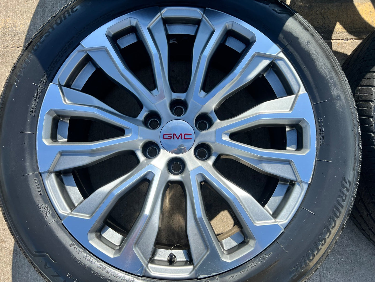 22" GMC Yukon Sierra DENALI OEM wheels rims 14025 97000 tires BRIDGESTONE