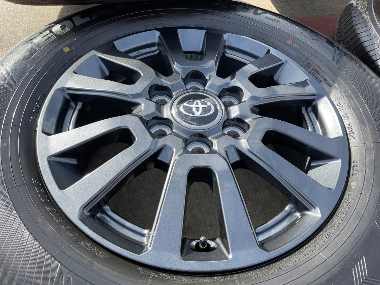 18" Land Cruiser Tundra Sequoia 4Runner GX550 OEM 95953 wheels rims tires NEW