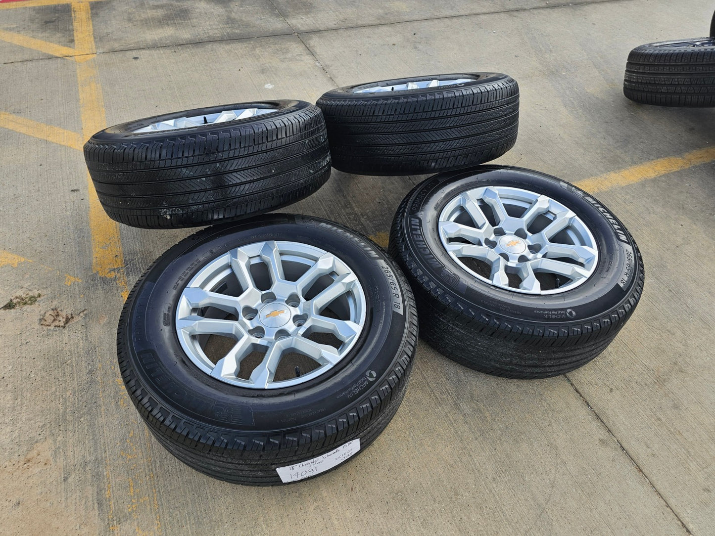 18" Chevy Silverado Suburban Tahoe OEM 14091 wheels rims GMC SET MICHELIN