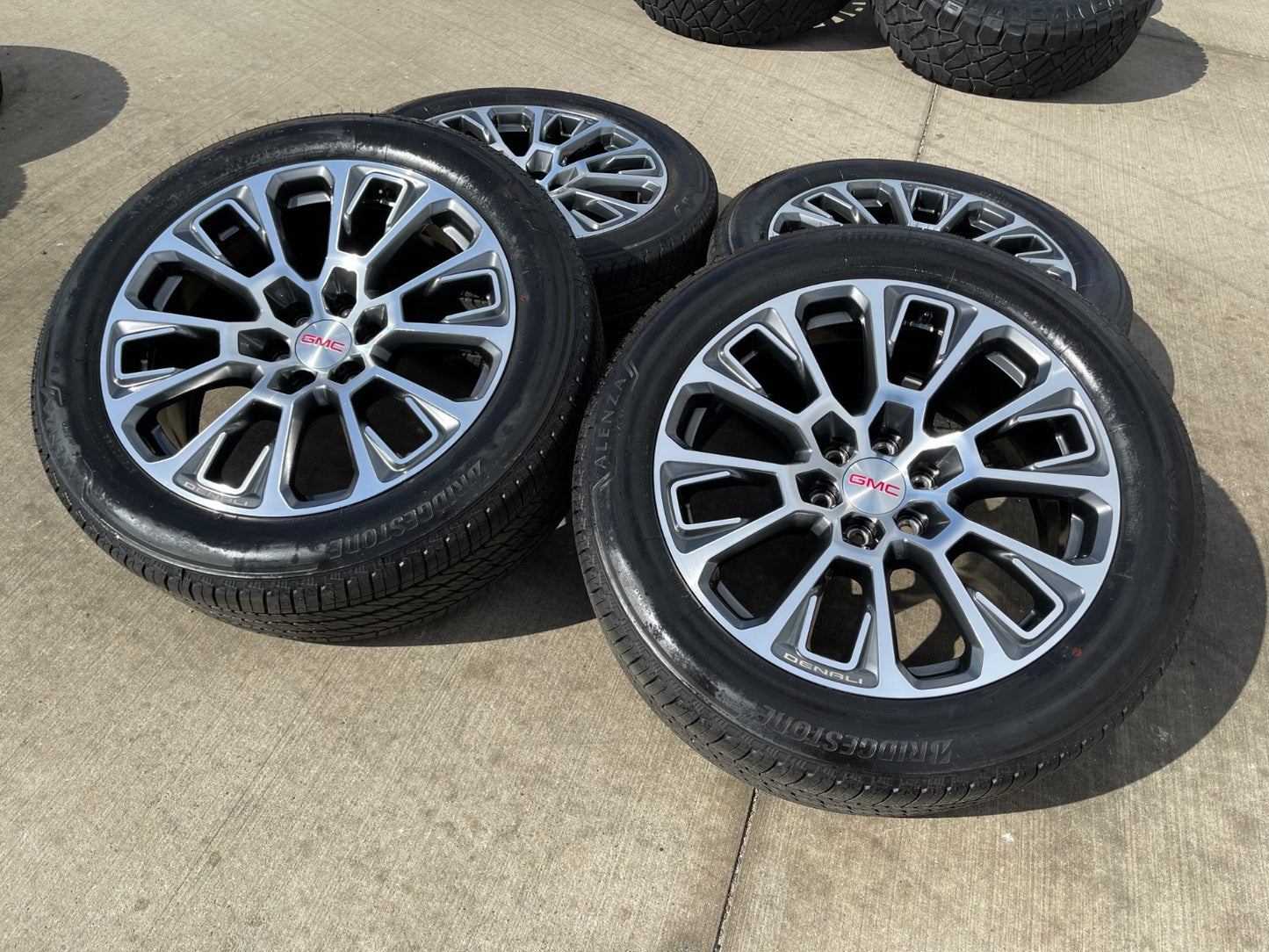 22" GMC Yukon Sierra DENALI OEM wheels rims Tahoe BRIDGESTONE 2024 2025 2026 NEW
