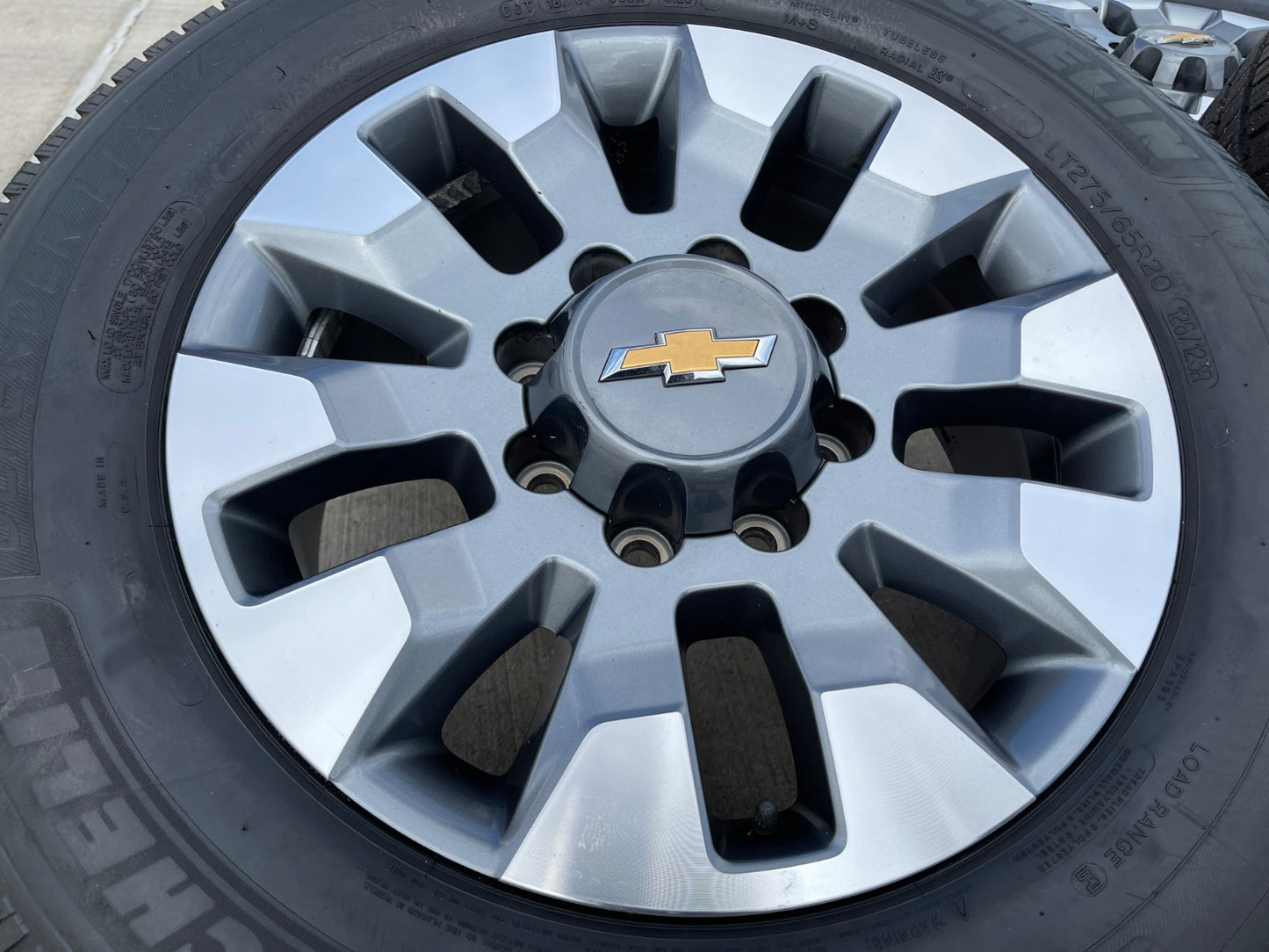 20" Chevy Silverado GMC Sierra AT4 2500 3500 OEM 5960 5947 wheels rims MICHELIN