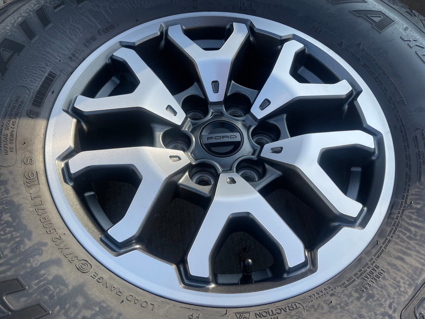 17" Ford F-150 Raptor Bronco OEM rims wheels 10461 tires 37" BFG