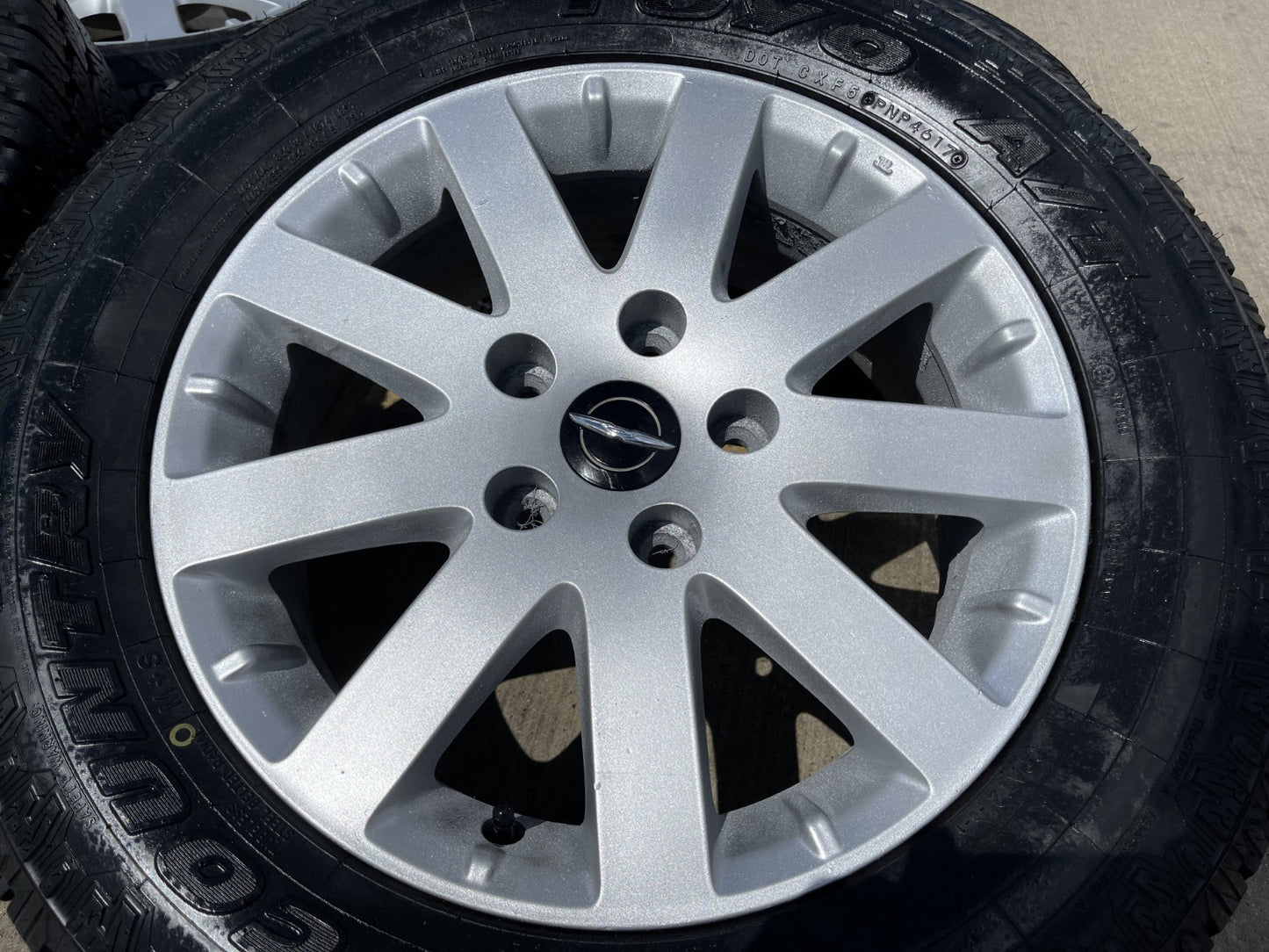 17" Jeep Grand Cherokee OEM wheels rims 2401 tires 2012 2015 2018 DISCOUNTED
