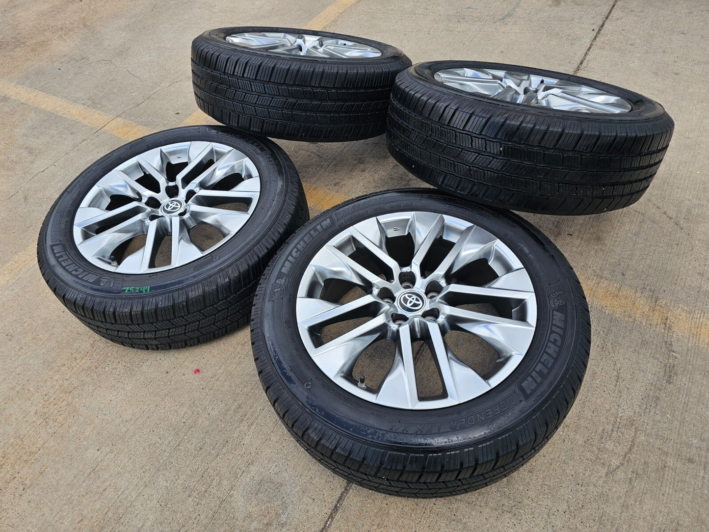 19" Toyota Rav4 Premium OEM 75244 wheels rims Highlander MICHELIN