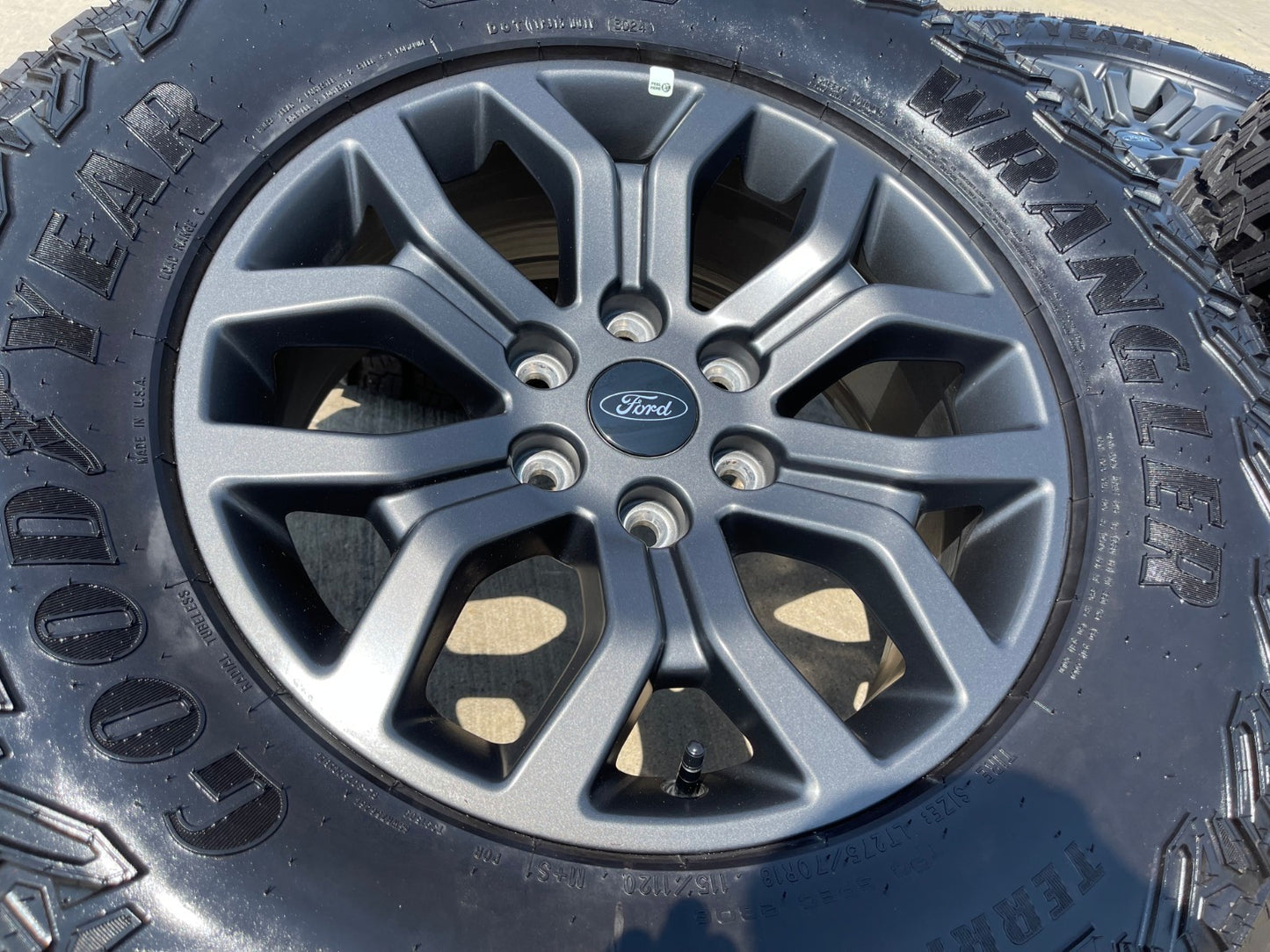 18" Ford F-150 TREMOR OEM rims wheels 10342 95351 Expedition GOODYEAR SET NEW