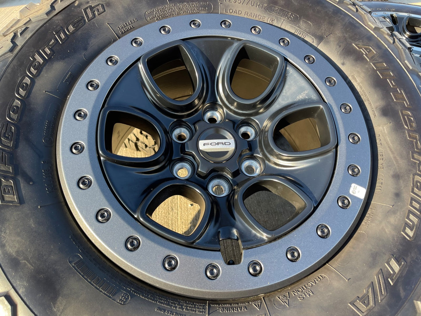 17" Ford F-150 Raptor OEM BEADLOCK rims wheels SET 10459 95210 BFG KO2 tires
