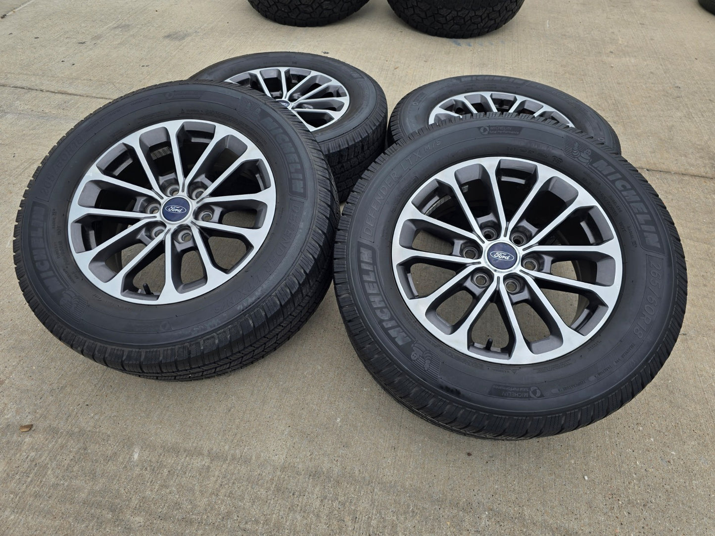 18" Ford F-150 Lariat OEM rims wheel 10169 tires Expedition MICHELIN DEFENDER