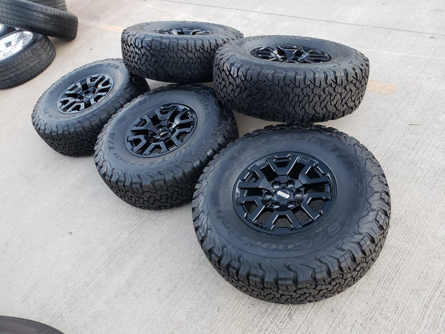 17" Ford F-150 Raptor Bronco OEM rims wheels BFG 10461 tires 2025 2026 BFG NEW