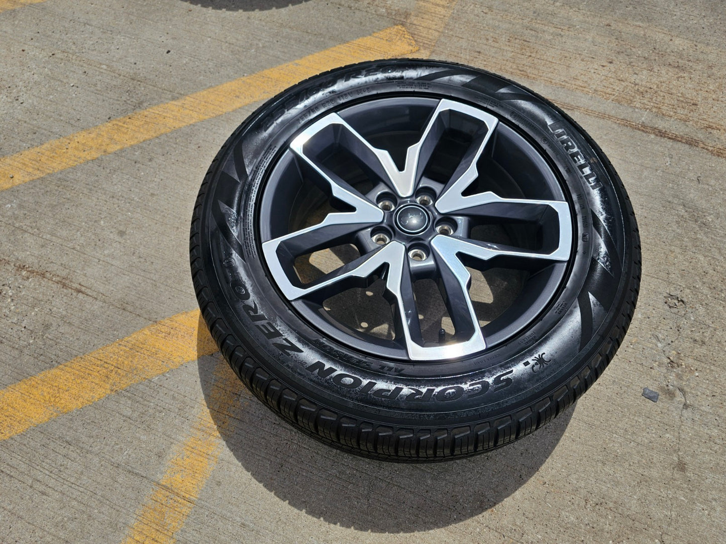 (1) 20" Jeep Wrangler Rubicon 4XE OEM 9333 wheel rim Gladiator 2024 2025