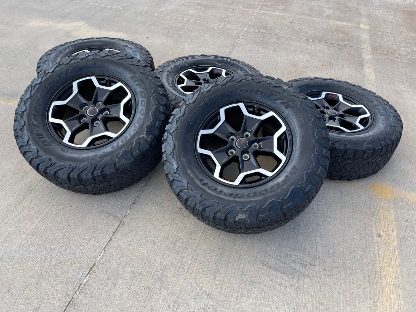 17" Jeep Wrangler RUBICON OEM wheels rims tires 9237 SET black BFG 33"