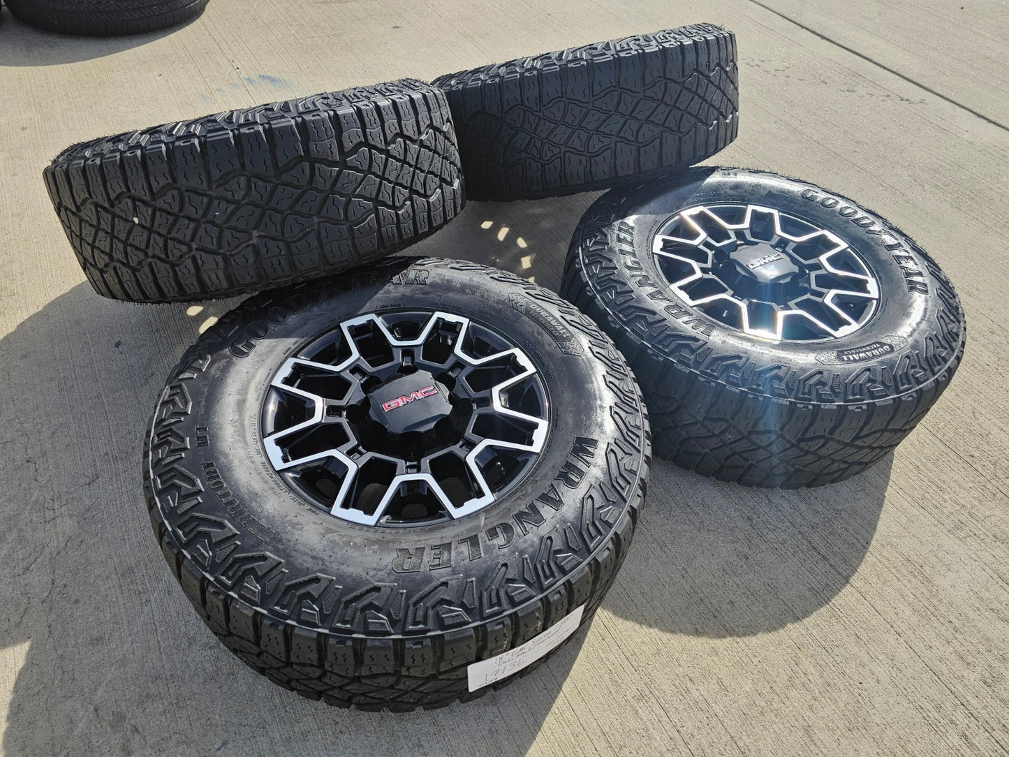 18" GMC Sierra AT4X Chevy Trail Boss 2500 OEM 14136 wheels rims GOODYEAR 35"