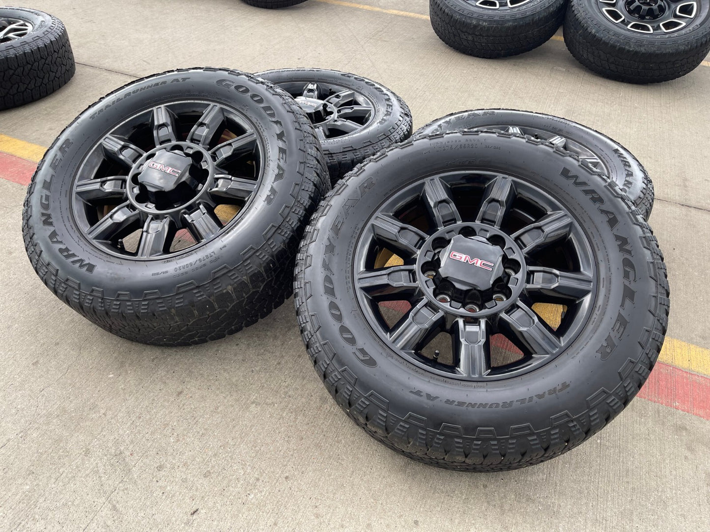 20" GMC Sierra DENALI 2500 3500 OEM 14137 5963 wheels rims Silverado tires A/T
