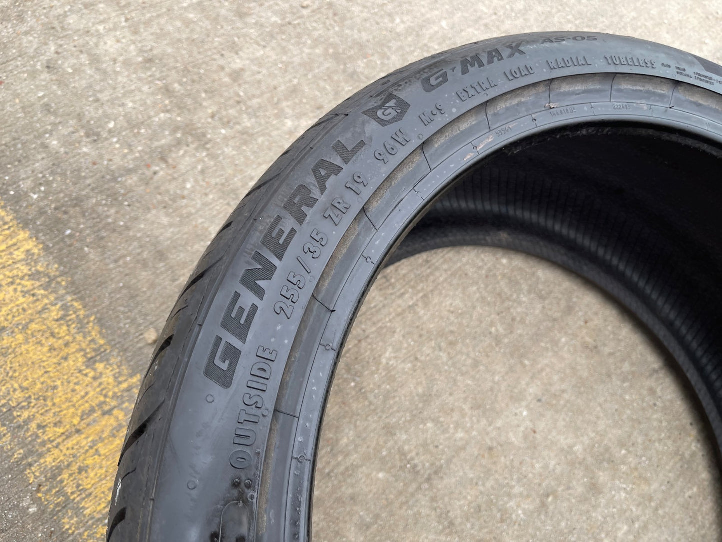 (1) 255/35/19 General G-Max A/S-05 tire 255/35/19 96W NEW