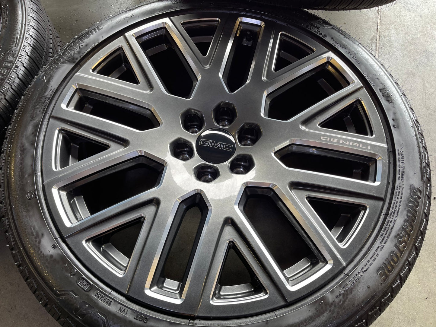 24" GMC Yukon Sierra DENALI OEM wheels rims BRIDGESTONE 2024 2025 2026 2027 NEW