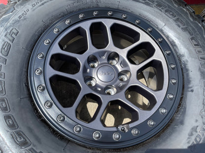 17" Jeep Wrangler 392 Gladiator Rubicon OEM BEADLOCK wheels rims BFG 35"