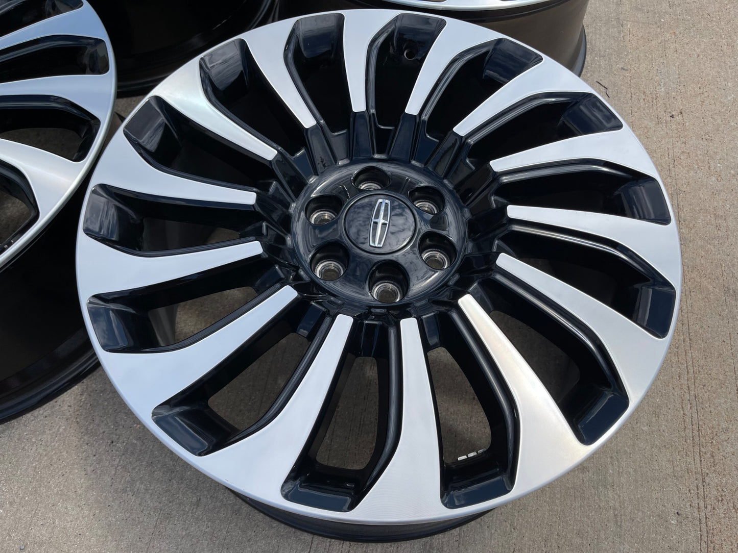 22" Lincoln Navigator OEM rims wheels 10499 95383 Black Label 2023 2024 2025