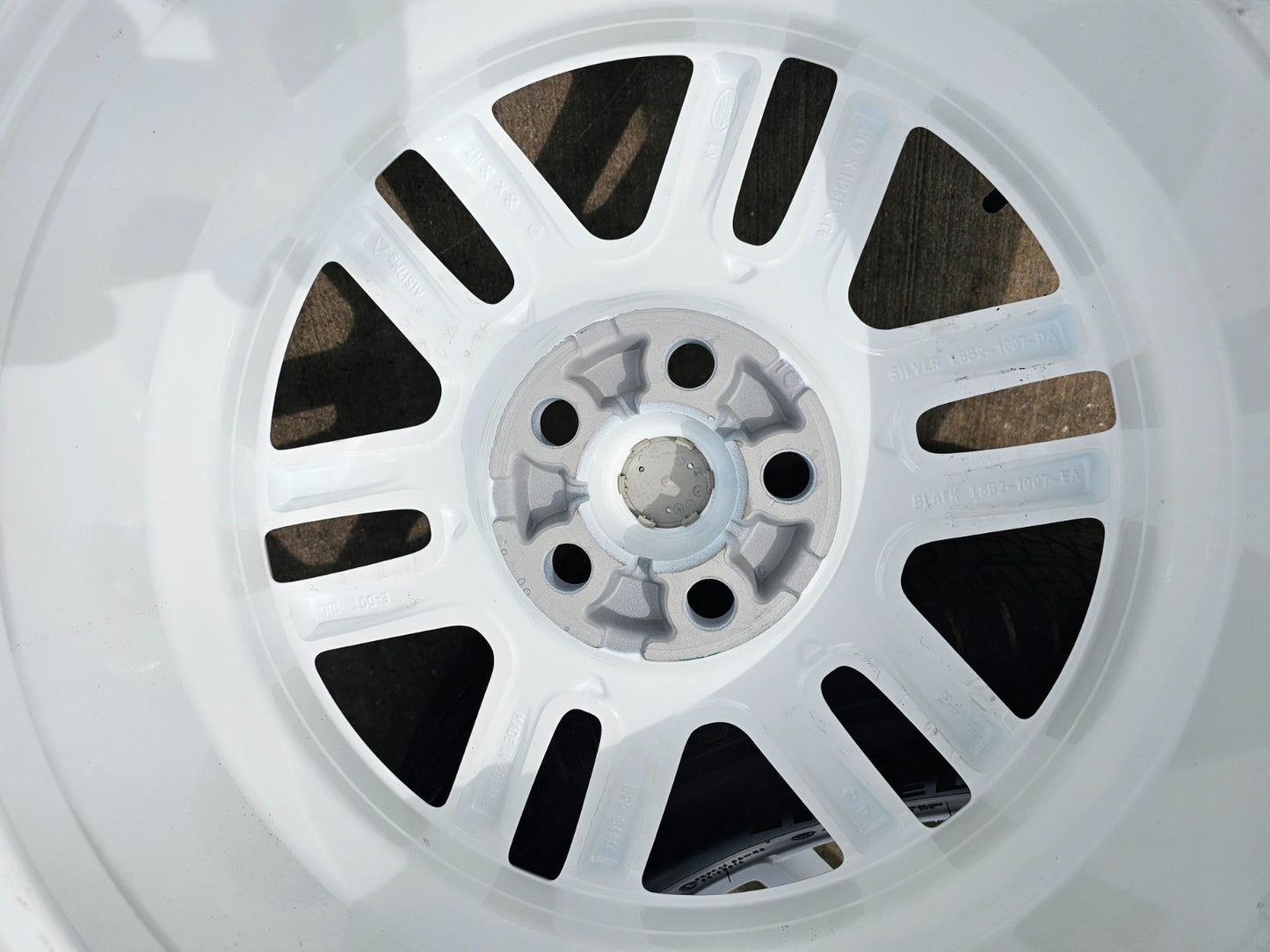 19" Land Rover Defender WHITE Range Rover OEM 72350 wheels rims NEW