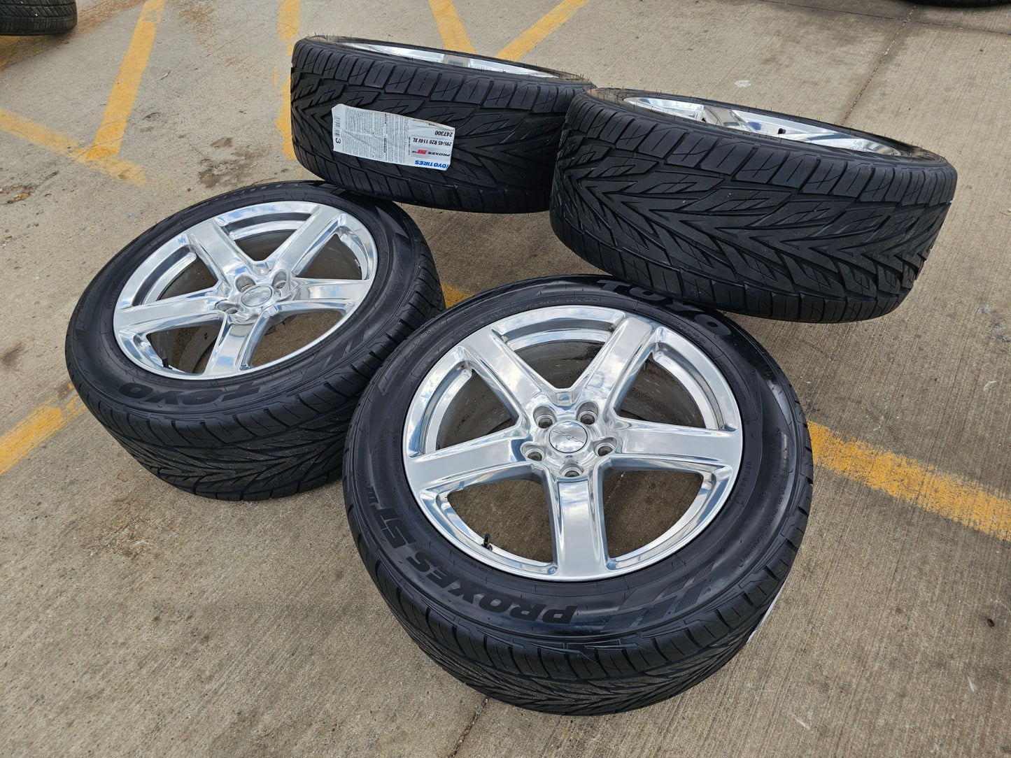20" Jeep Grand Cherokee SRT Trackhawk OEM 9172 wheels rims tires NEW