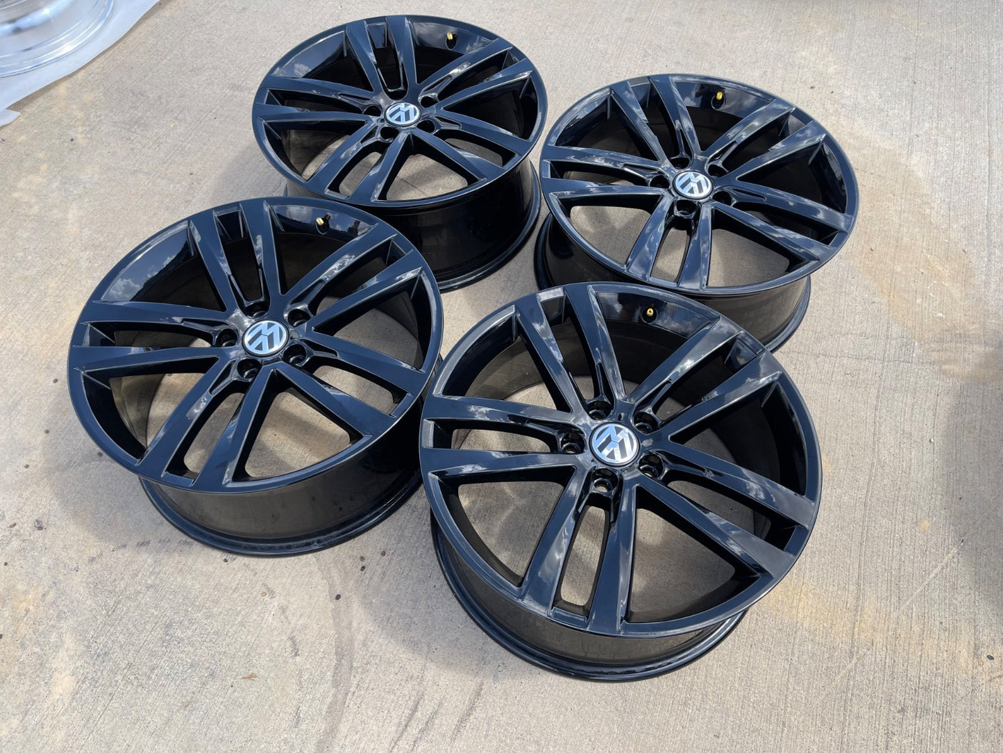 19" VW Atlas Tiguan Passat Golf GTI Jetta OEM 70002 Salvador black wheels rims