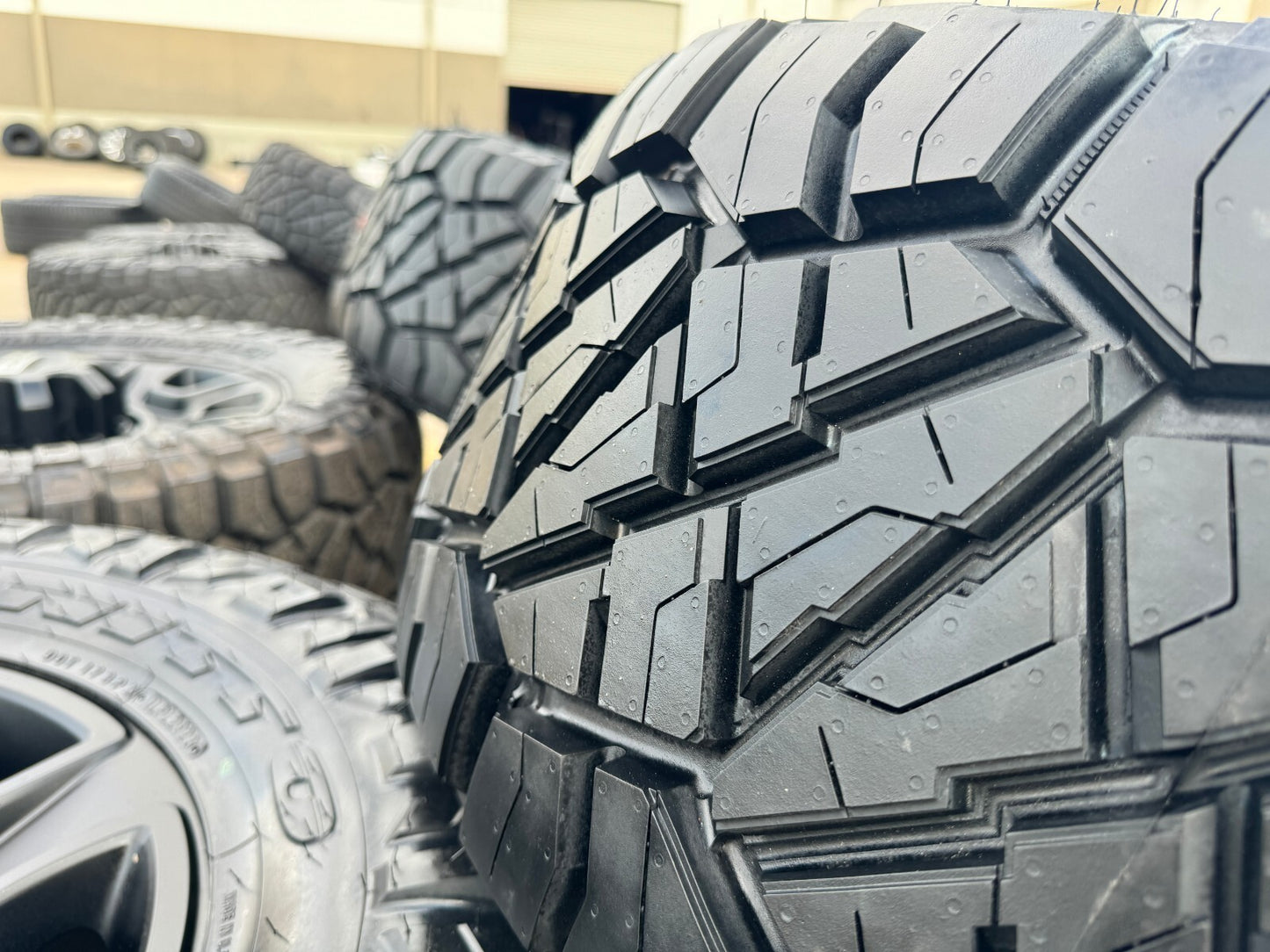 20" Ford F-250 F-350 OEM TREMOR wheels rims 10486 tires 2025 2026 NEW 35"
