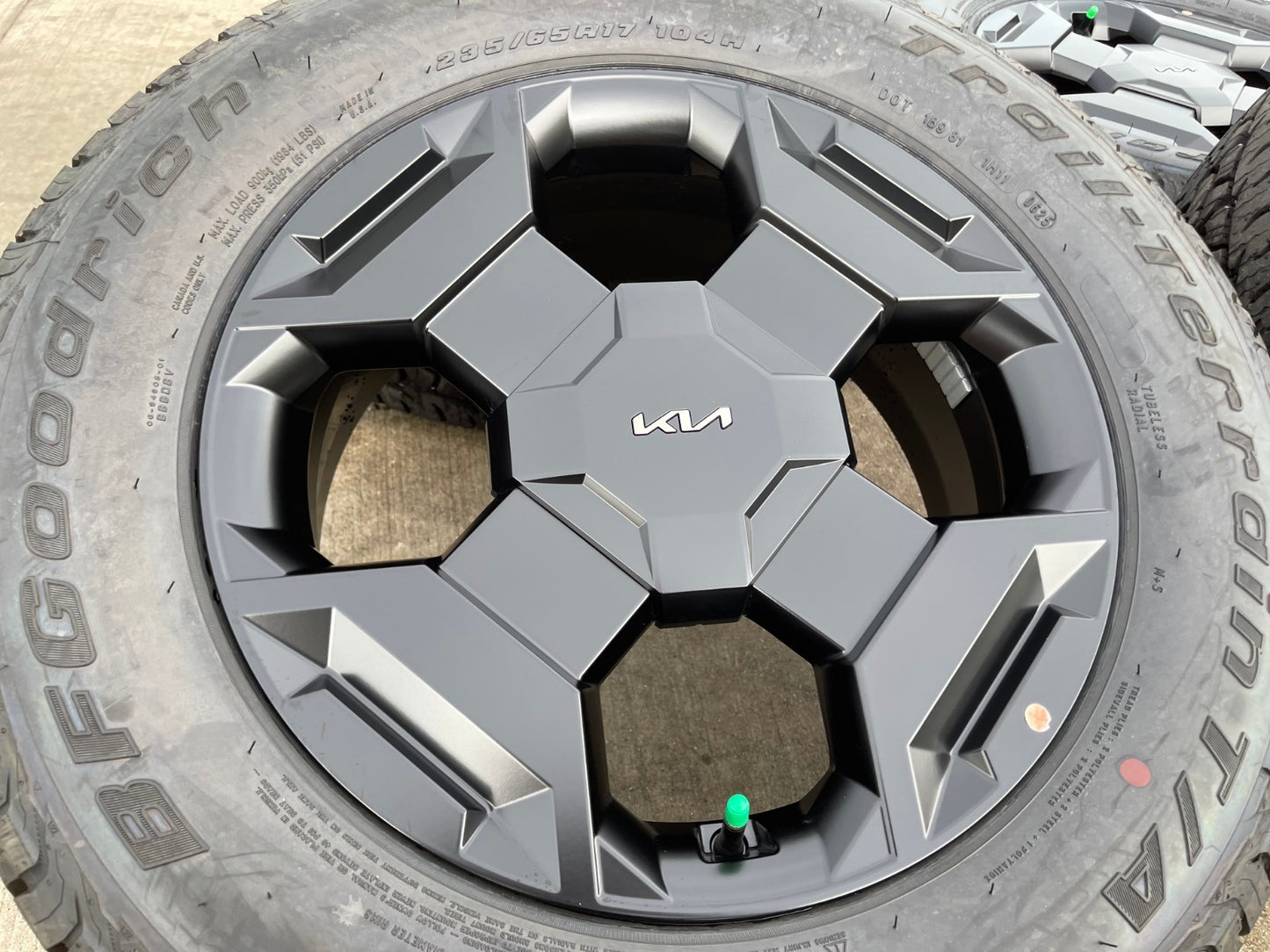 17" Kia Sorento X-PRO OEM wheels rims Telluride Sedona 2025 2026 NEW