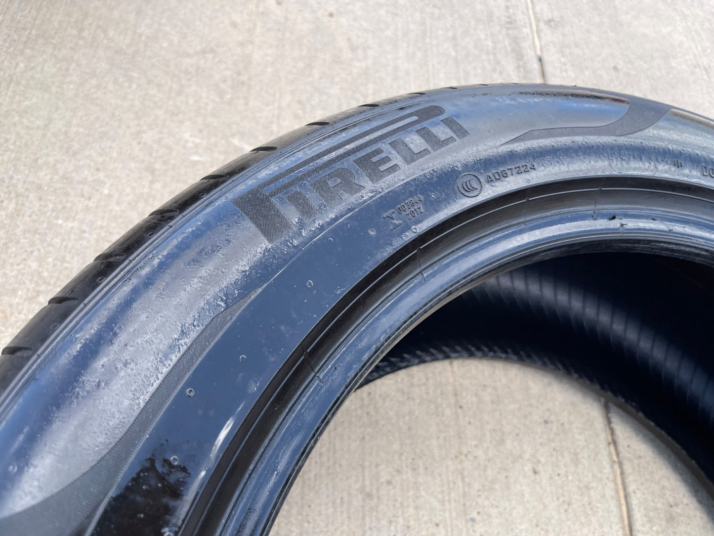 (1) 285/45/21 Pirelli P Zero tire 113Y M+S 285/45R21 Run Flat RFT