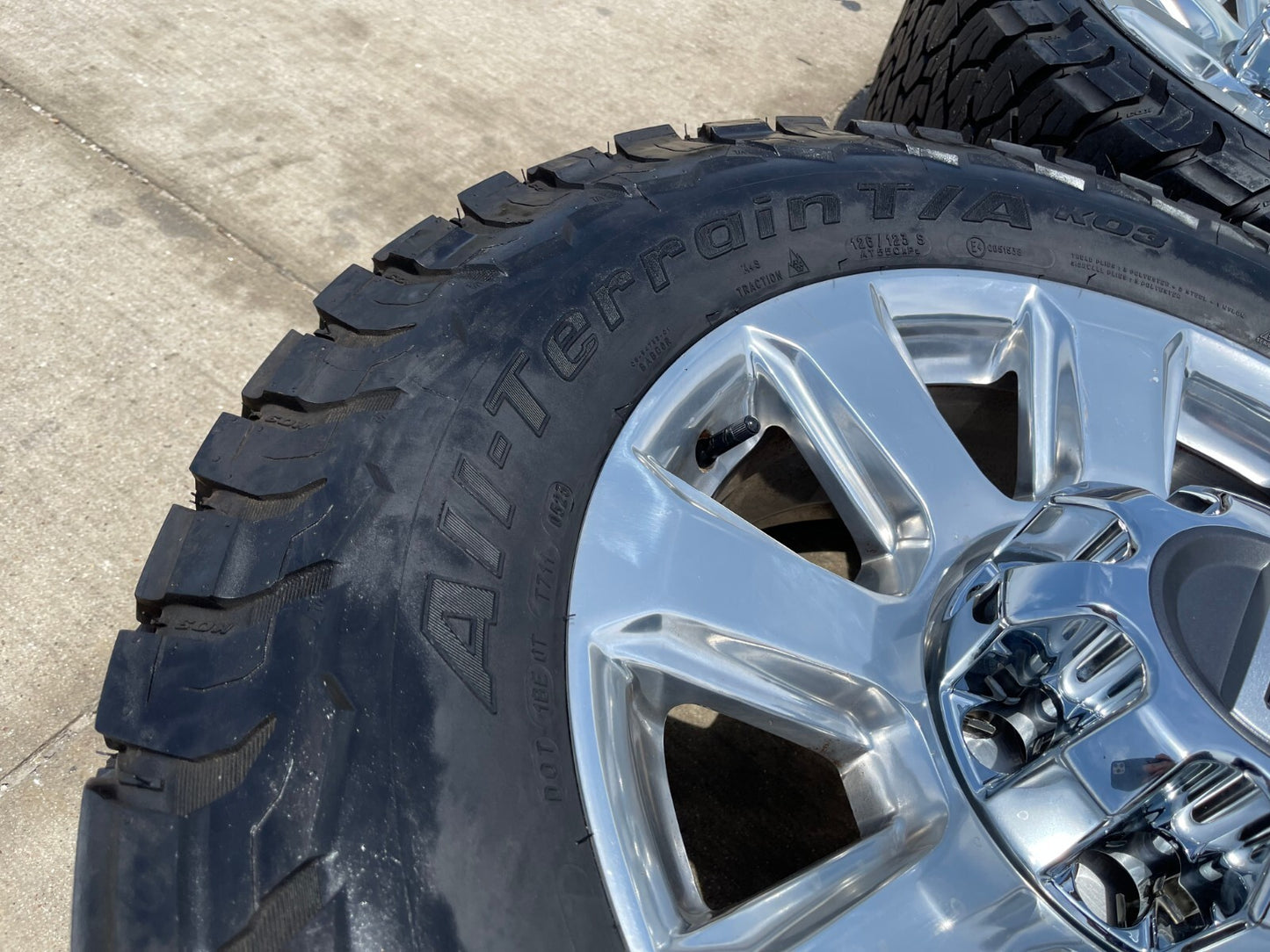 20" Ford F-250 F-350 Platinum OEM rims wheels 10103 tires BFG KO3 A/T