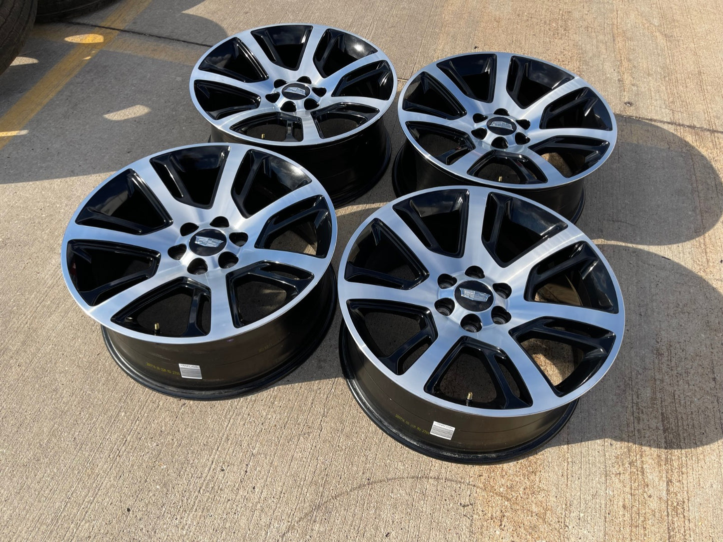 22" Cadillac Escalade Platinum OEM 4738 black wheels rims NEW