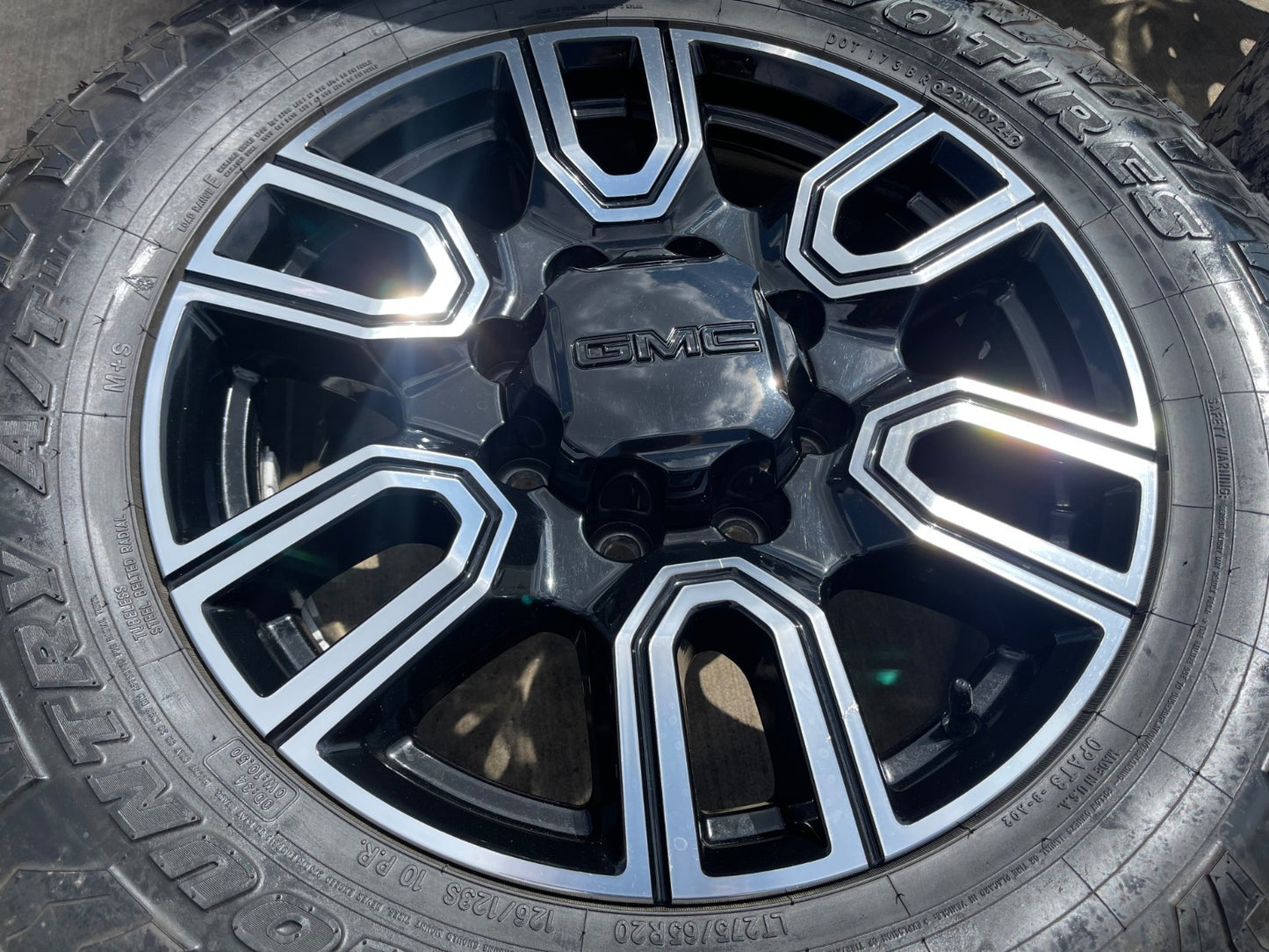 20" GMC Sierra AT4 2500 3500 OEM wheels rims 5950 Silverado tires TOYO A/T3