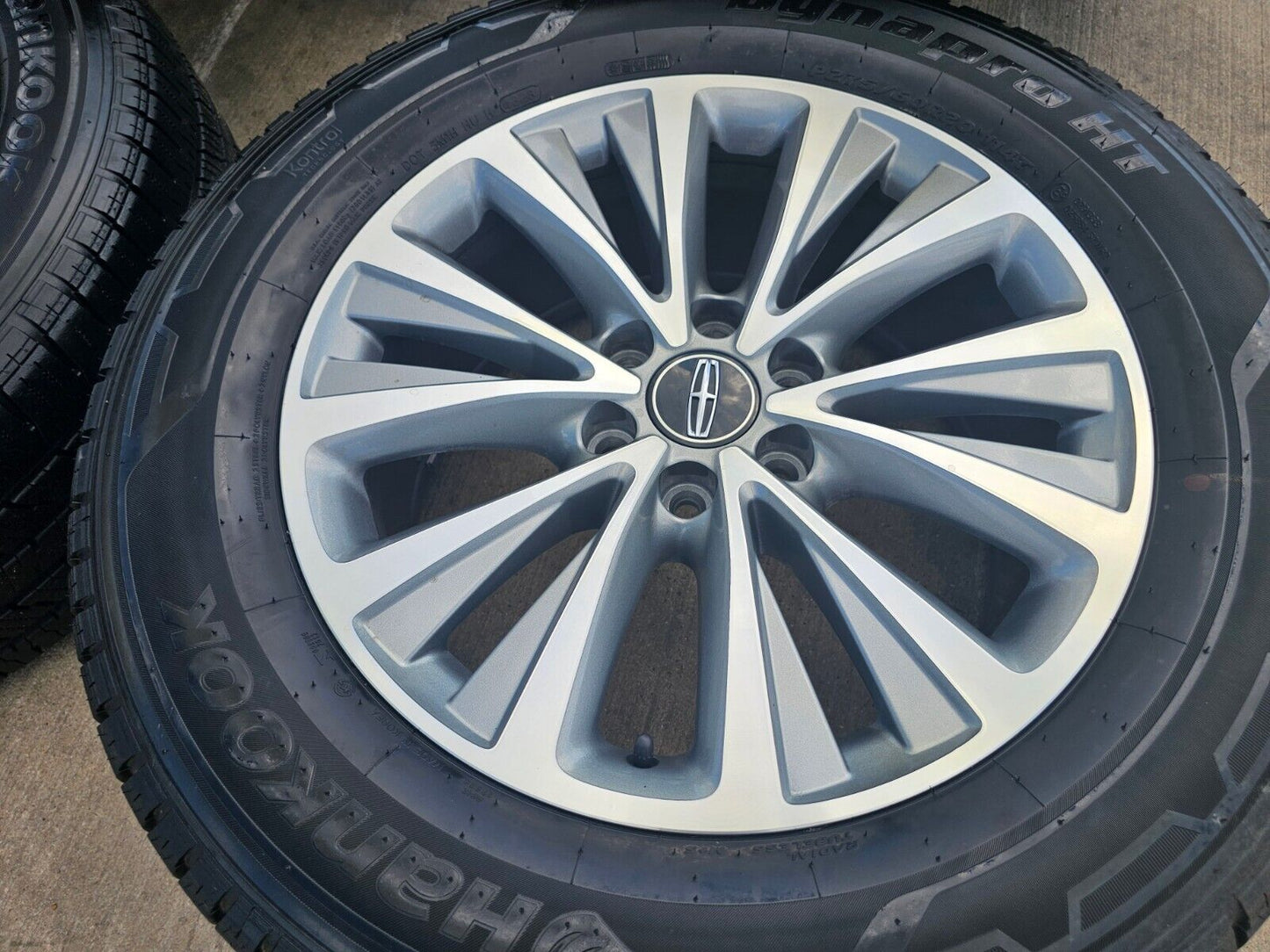 20" Lincoln Navigator OEM rims wheels 10024 tires 2015 2016 2017 2018 2021 2022