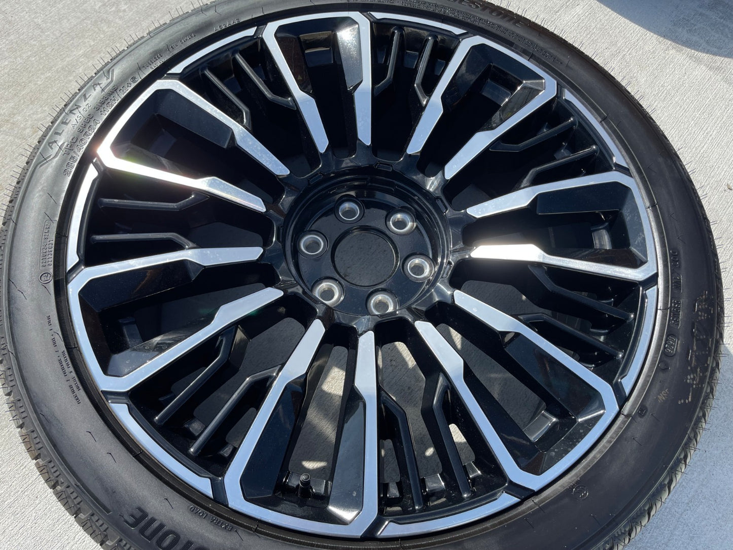 24" Chevy Tahoe Suburban Silverado OEM High Country wheel rim 2025 2026 2027