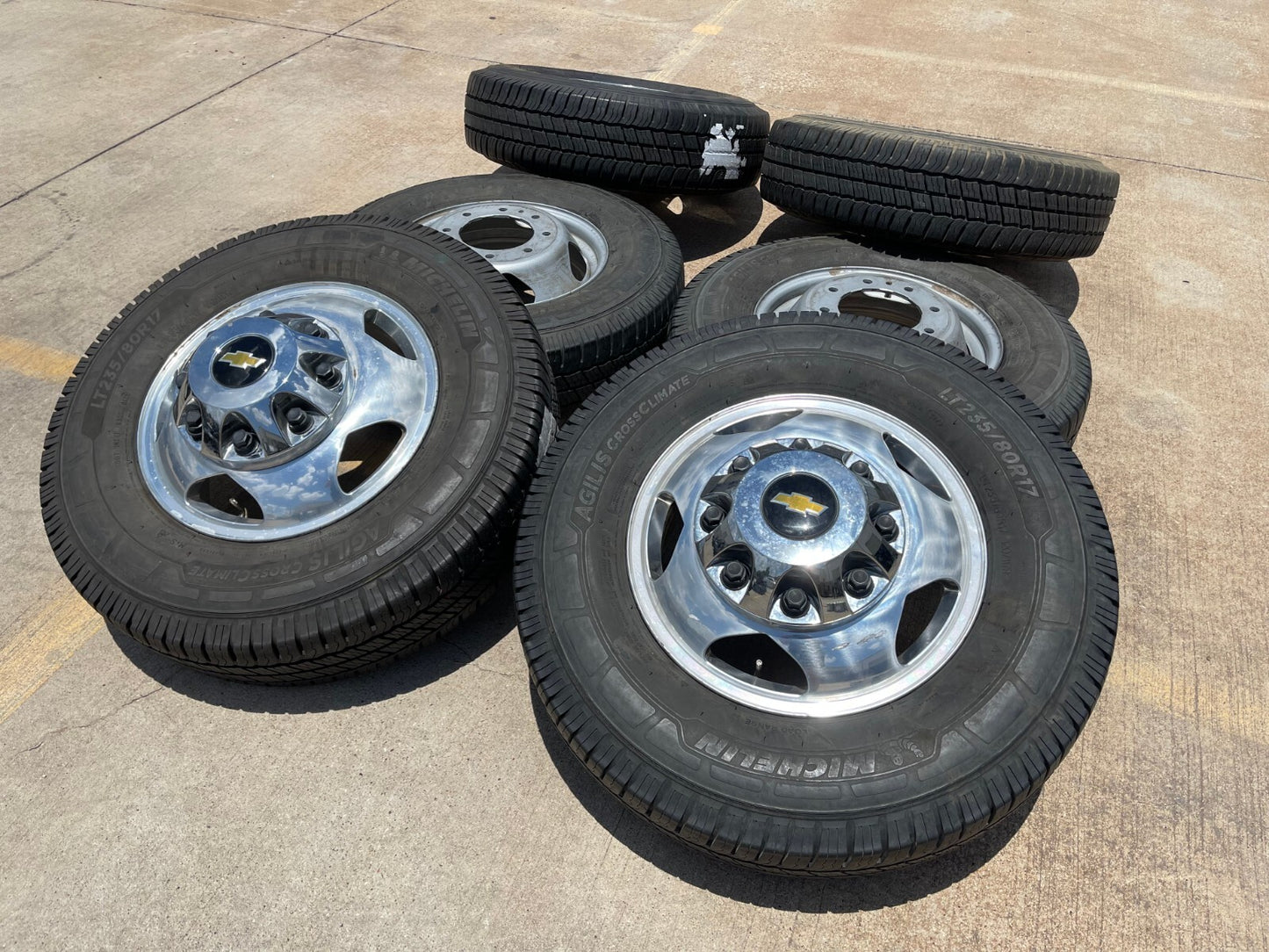 17" Chevy Silverado GMC Sierra 3500 Dually rims wheels OEM 5519 5520 MICHELIN