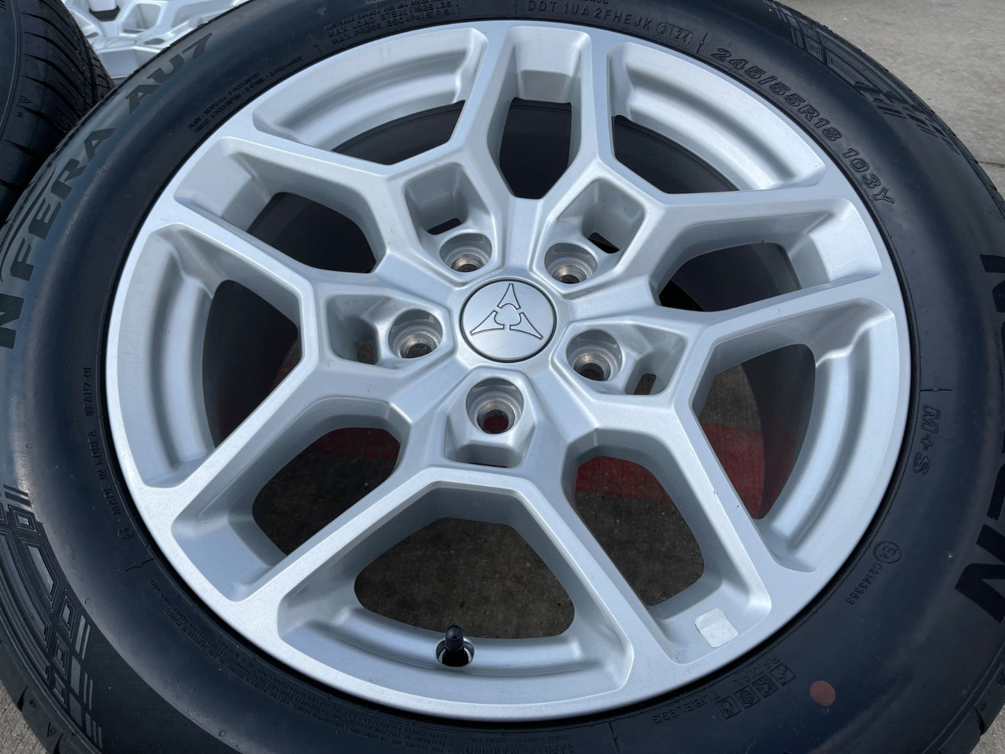 (1) 18" Dodge Charger DAYTONA Challenger EV OEM wheel rim tire
