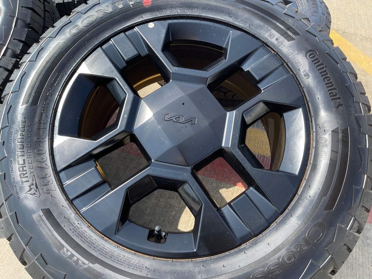 18" Kia Telluride X-PRO OEM wheels rims Sorento Sedona SET 2026 2027 NEW