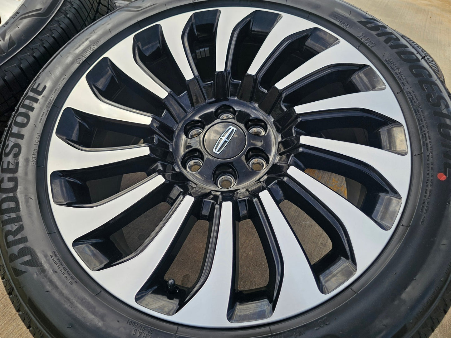 22" Lincoln Navigator OEM rims wheels 10499 95383 SET Black Label BRIDGESTONE