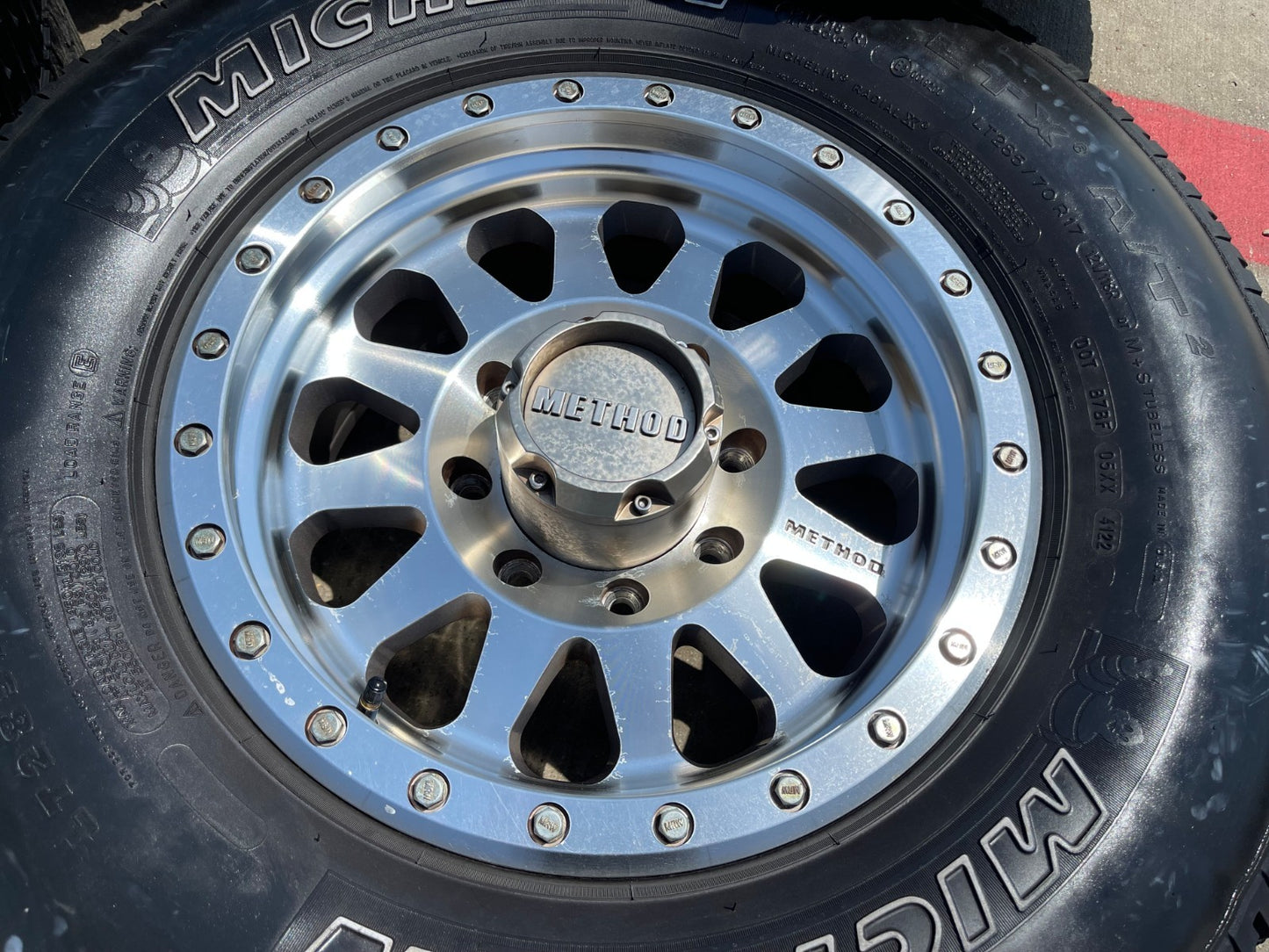 17" 17x8.5 Method 304 MR304 Ford F-250 F-350 rims wheels MICHELIN 8x170 SET