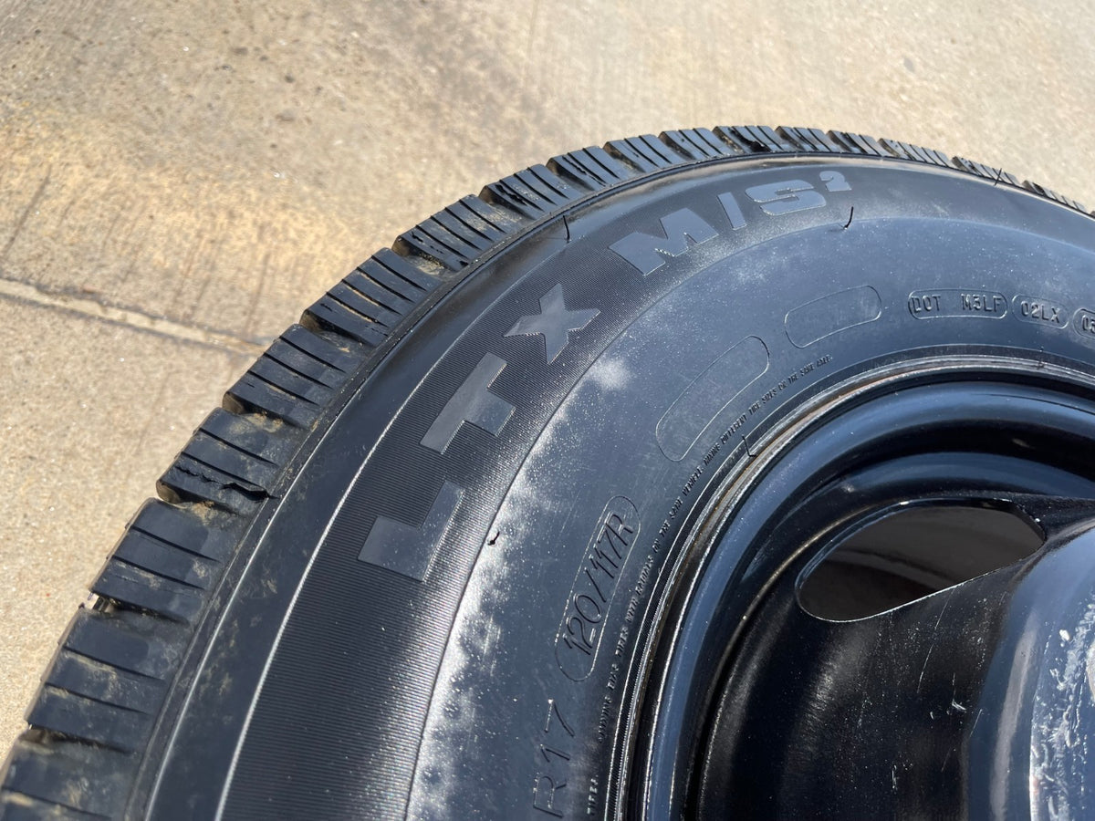 (1) 17" Chevy Silverado GMC Sierra 3500 Dually rim wheel OEM 8094 SINGLE
