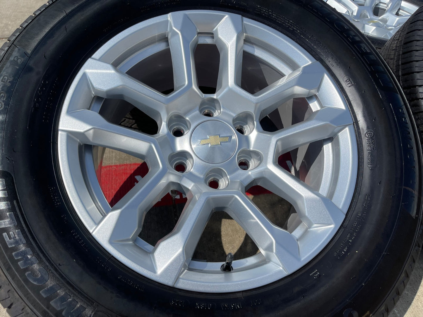 18" Chevy Silverado Suburban Tahoe OEM 14091 wheels rims GMC SET MICHELIN NEW