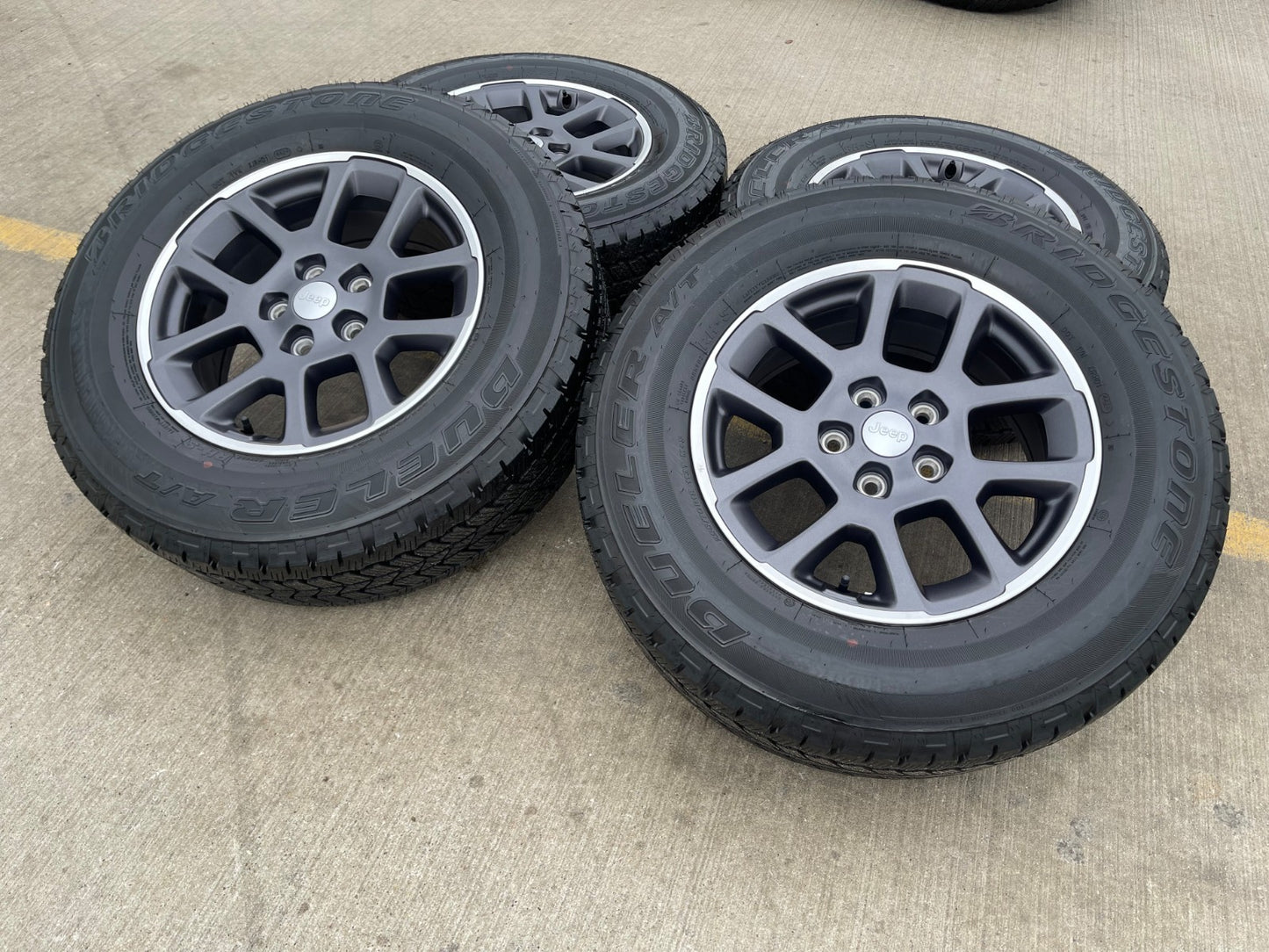 18" Jeep Gladiator Overland OEM wheels rims Wrangler 9241 tires BRIDGESTONE A/T